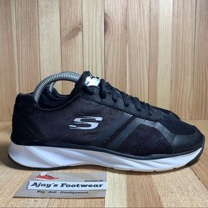 Skechers Lite-Weight Black White Walking Running Gym Shoes Women's size: 7 59868